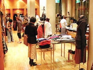 UNITED ARROWS 原宿本店 ウィメンズ館 店内写真